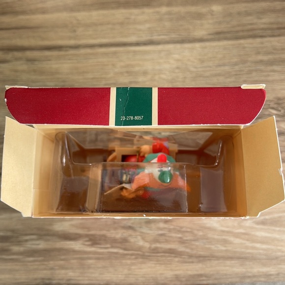 Vintage Hallmark JINGLE BELL Creepy CLOWN Gag Gift Musical Christmas Ornament - Picture 10 of 10